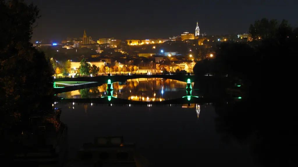 Vue panoramique du centre-ville d'Angoulême depuis les remparts, Charente