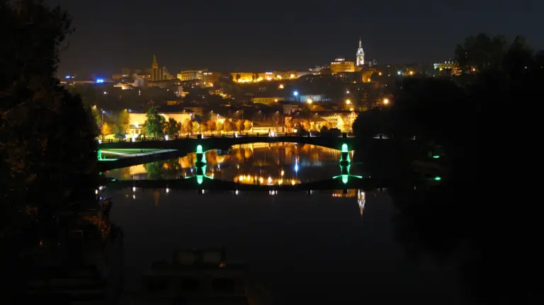 Vue panoramique du centre-ville d'Angoulême depuis les remparts, Charente